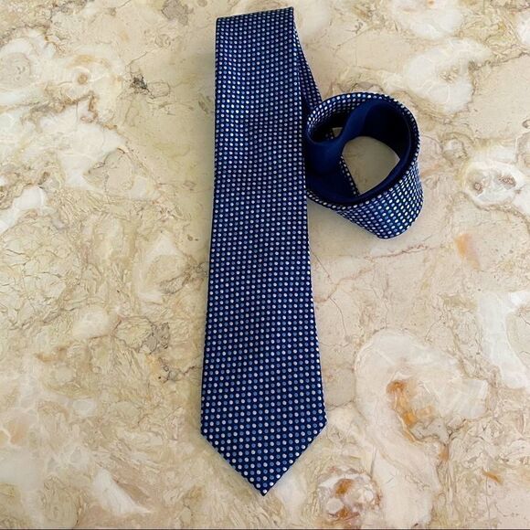BNWOT Tommy Hilfiger 100% Silk Vintage Dot Tie - Picture 3 of 6